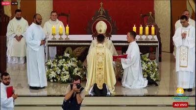 Diácono Anselmo Freski Oliveira foi ordenado padre neste domingo (19)